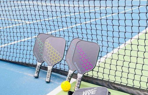 Charming Log Cabin in Tall Pines with Fire Pit Near Trails & Lake - Foto 19