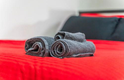 Bloom Court -Sleeps 6-Free Parking with Workspace & High-Speed WiFi - Foto 3