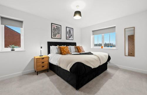 NEW! Spacious 3 BR Detached Home! Hosted by Oakstone stays! Driveway parking, Fast Wifi, A5 with great Midlands transport links - Foto 5