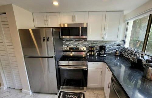 Contemporary bliss-newly renovated cozy villa! - Foto 28