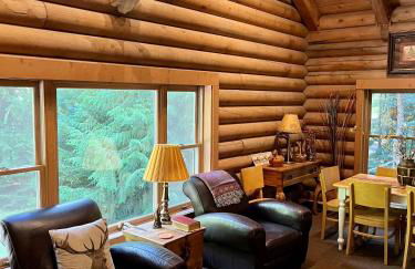 Private Forest Lodge Near Silverwood Theme Park - Sleeps 10 - Foto 22