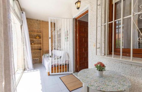 Cozy Home In Torrevieja With Wifi - Foto 2