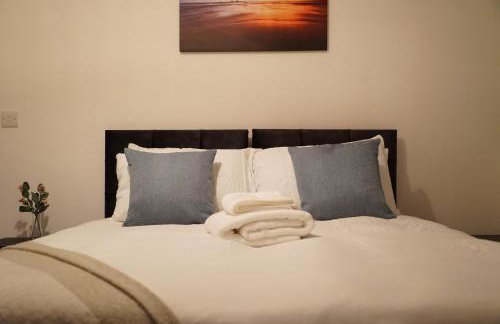 Modern 2 Bed Apartment, Desborough, Kettering, Sleeps 5, Free Parking, WIFI, Ideal for Contractors, Professionals, Families and Relocations - Photo 38