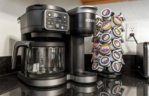 The Luxe Hot Tub Playground 12 Min to Horse Park - Foto 21