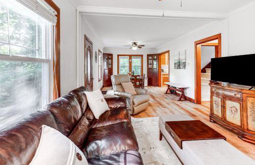 Secluded Crown Point Haven Near Golfing and Parks! - Foto 2