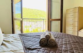 Accogliente Appartamento con Balcone Panoramico Fino a 3 Persone, Vicino al Centro Storico - Foto 2