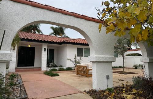 Bella Vista Spacious 5-bed home with stunning mountain views and pool - Foto 47