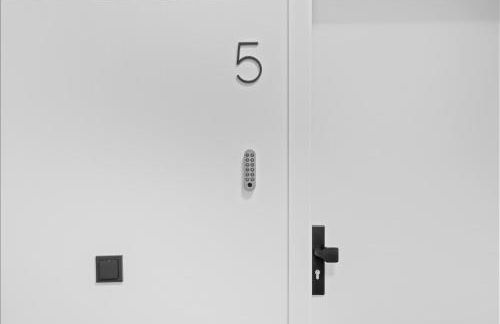 1-2 Personen - Parkplatz - Fahrradgarage - Zentrum - Küche - WLAN - Klima - Foto 17