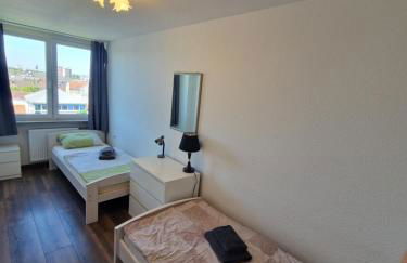 Zentral gelegenes Zwei-Zimmer Apartment mit Skylineblick - Photo 5