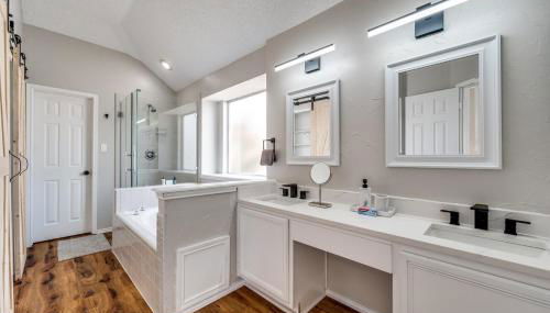 6 Bedroom Home with Pool, Centrally Located - Foto 2