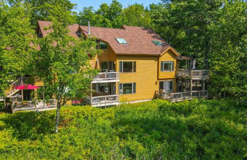Elk Rapids Condo with Balcony Overlooking Elk Lake! - Foto 22