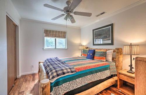 Hot Tub and Patio Pet-Friendly Cabin in Munds Park! - Foto 13