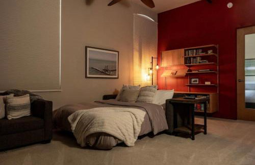 Top of The Peak: Downtown Gem! Steps to Beach - Foto 23