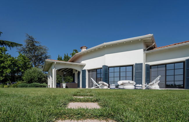 Green and Blue Villa by Wonderful Italy - Photo 74