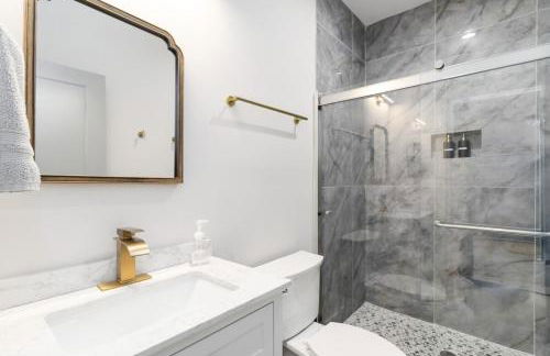 Brand-New 3Story Home with Rooftop in Midtown - Foto 20