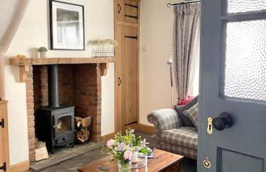 Aragon Cottage - Photo 1