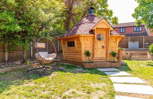 DRIFTWOOD by BOURNECOAST - An Exquisite Chalet Bungalow with a Sauna, BBQ Hut and Garden - HB6339 - Foto 14