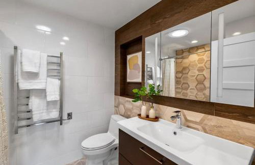 Modern and Relaxing Lake Sammamish View House - Foto 26