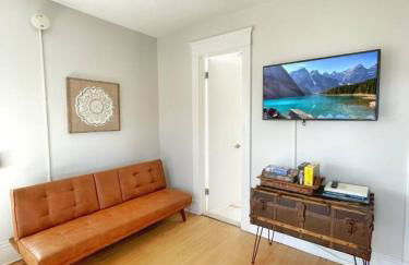 Chateau Blanc Yale Located Downtown - Photo 3