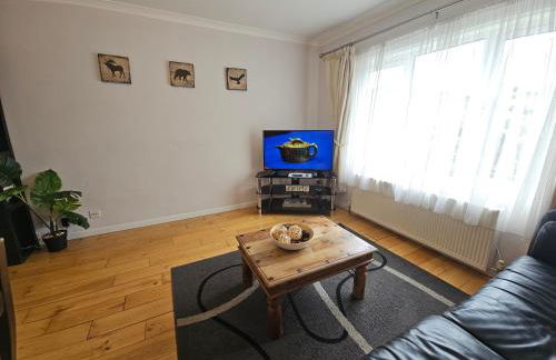 2 Bedrooms - 3 Beds - Free Parking - 168 - Foto 2
