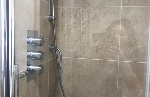 Studio-1-Staines/Heathrow/London-own entrance - Foto 13