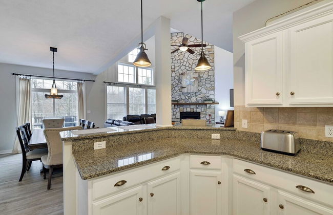 The Nest at Pinecrest by Avantstay Spacious Deck, Game Room, Fire Pit - Foto 14