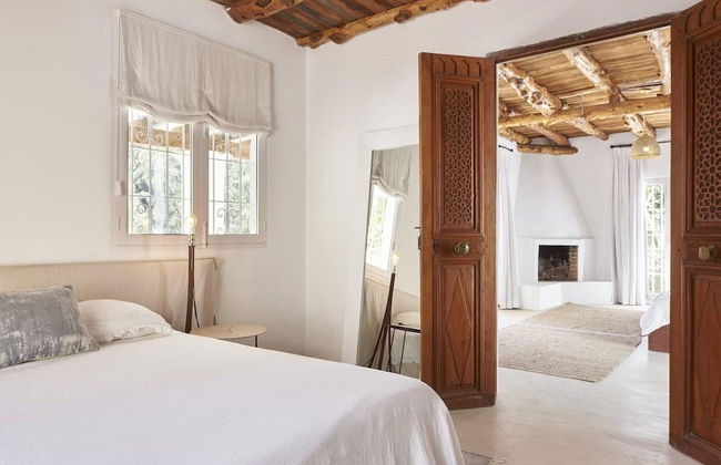 Hillside Villa With Sea-views - Photo 4