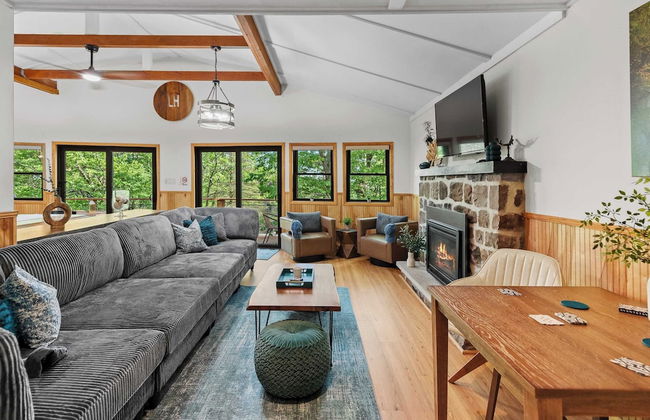 Summit Shores Tranquil Escape Designed for Groups w/ Hot Tub, Fire Pit + Game Room - Foto 2