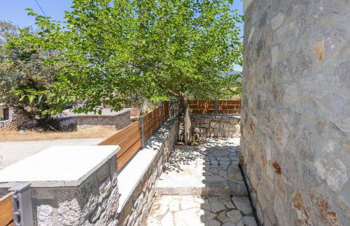 Cheerful 3 bedroom cottage with indoor fireplace - Foto 17