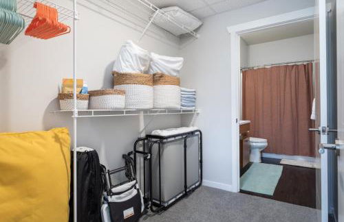 NEW HAPPY TRAIL 2BR CONDO CLOSE TO DOWNTOWN - Foto 26