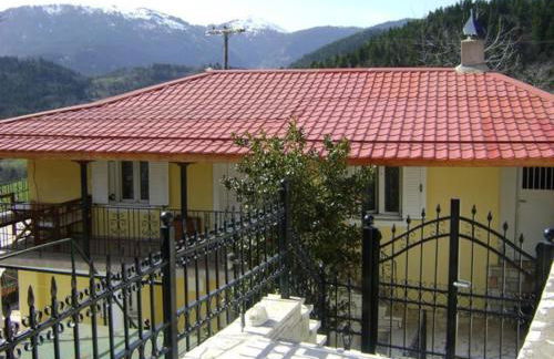 Σπίτι Στη Λίμνη Πλαστήρα Μπελοκομίτη - Photo 1