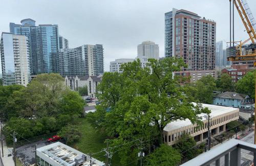 Atlanta Midtown High-Rise Condo With King Bed Free Parking and Balcony With View - Foto 7