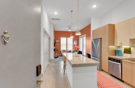 1B1B LUX 1st Flr Apt-2min to TCU+King Bed+Pool+Gym - Foto 4