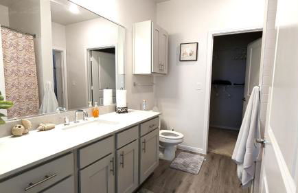 Oasis Lakeside place Near Frisco 2bd-2ba Sleep 6 - Foto 35