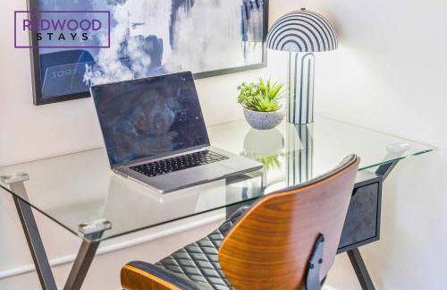 Cozy Family & Contractor Home 3X FREE Parking by Redwood Stays - Foto 9