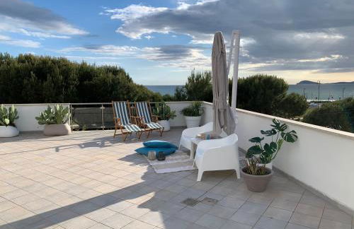 Dove il tramonto incontra il mare, attico panoramico a due passi dalla spiaggia - Foto 25