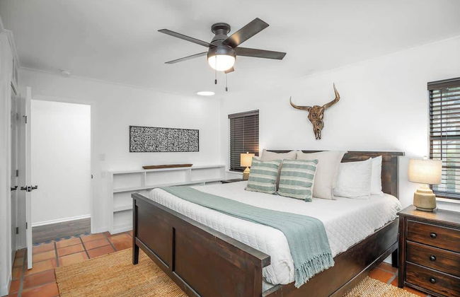 Pecan Retreat-half Mile to Main - Foto 7