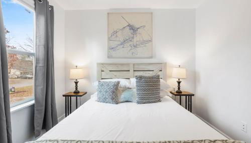 Stylish 2BR Urban Stay Near CAE Pet Friendly - Photo 4