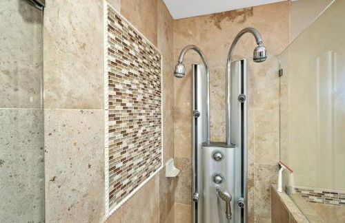 Executive Retreat - Renovated - Spacious - Views - Foto 18