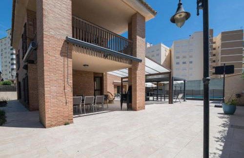 Villa con barbacoa para familias - Foto 27