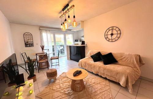 Le Montaigne - Climatisation, Parking Privé, Tramway et Airbus - Foto 9