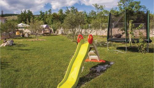 Three-Bedroom Holiday Home In Labin - Foto 4, Garden