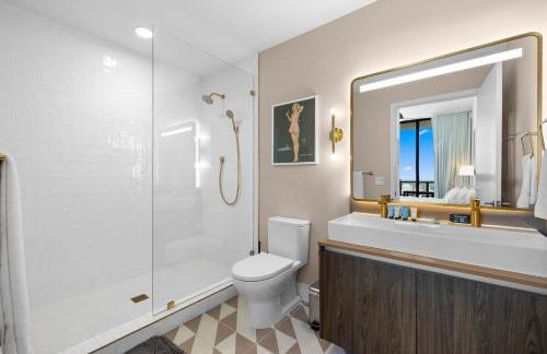 On The 49th Floor! Condo on Highest & Free Parking - Foto 45