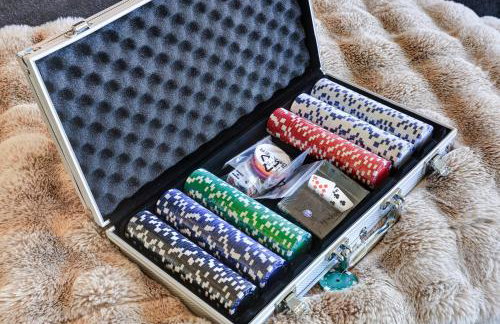 Hot Tub Retreat Games BBQ Air Hockey Swing Set - Foto 13