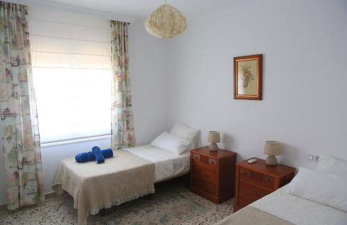 Newly furnished cozy house next to the beach - Foto 17