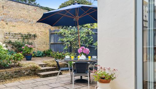 Prestbury Stables - Photo 4, Garden