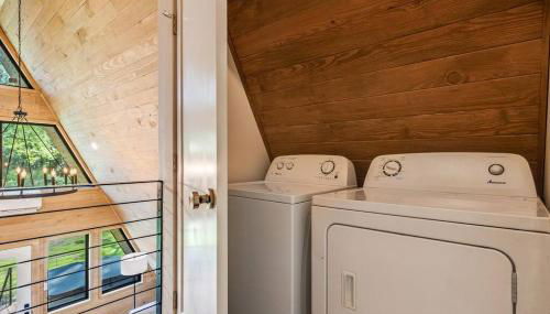 Modern A-Frame Cabin by Rip Van Winkle with Hot Tub - Foto 2