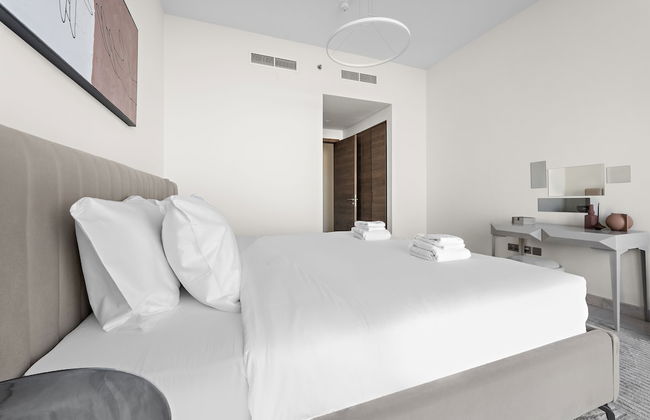 WelHome - Seaside Serenity: Spacious 1 BR in Maritime City - Photo 4