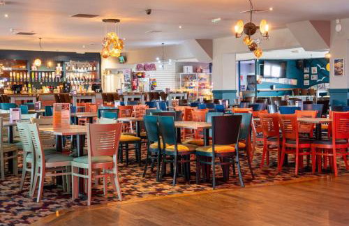 Space for 8, by the Beach with Pool and Entertainment - Foto 30