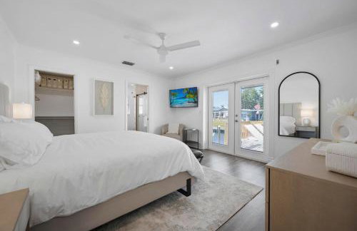 Bayside Hideaway! Private pool with water view and canal side dock! Available for Summer! - Foto 28